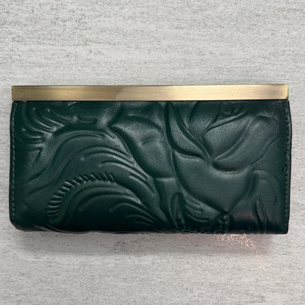 Patricia Nash Green Embossed Floral Wallet NWT - Picture 5 of 11